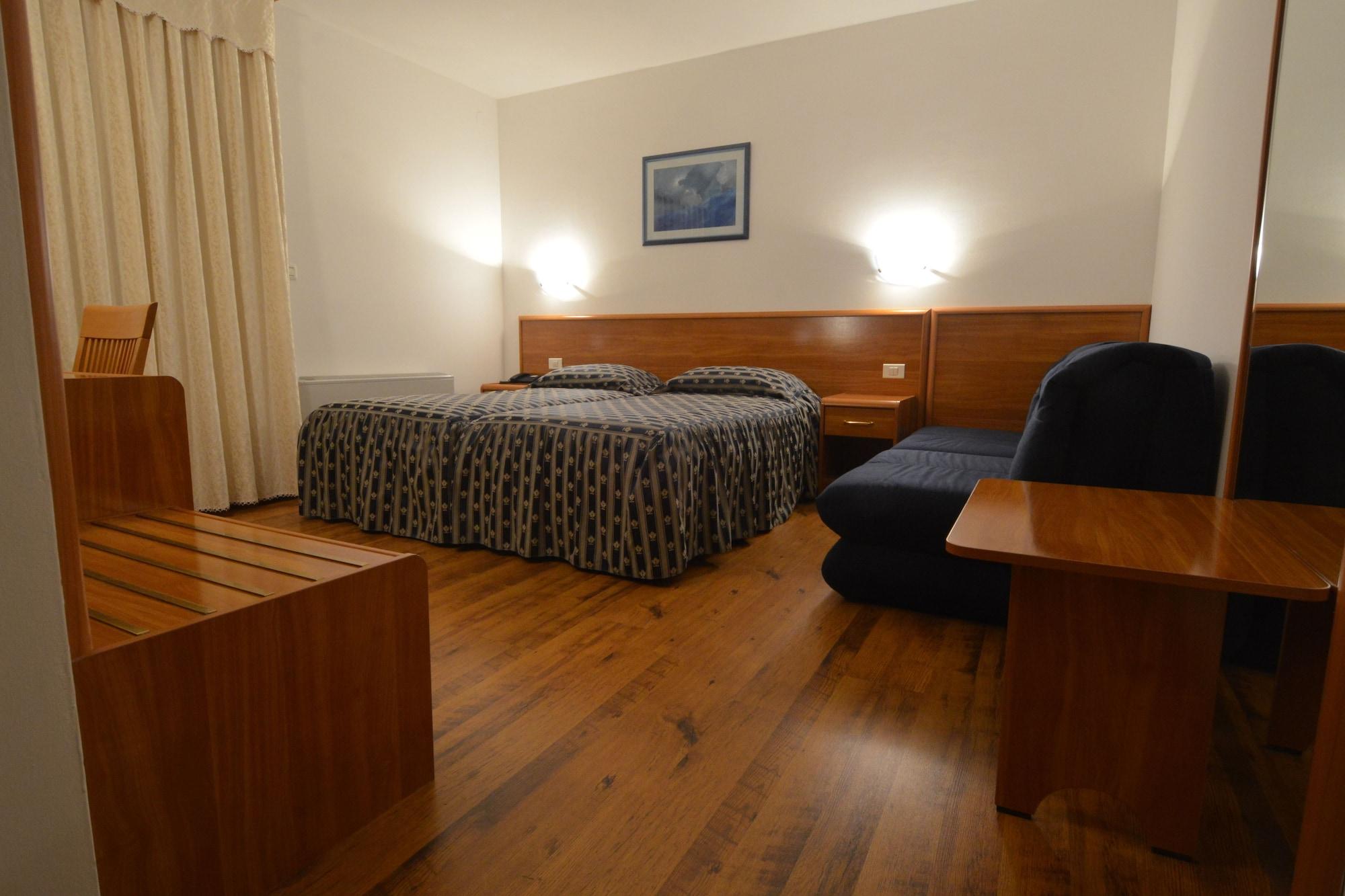Hotel Villa Letan Fazana Bagian luar foto