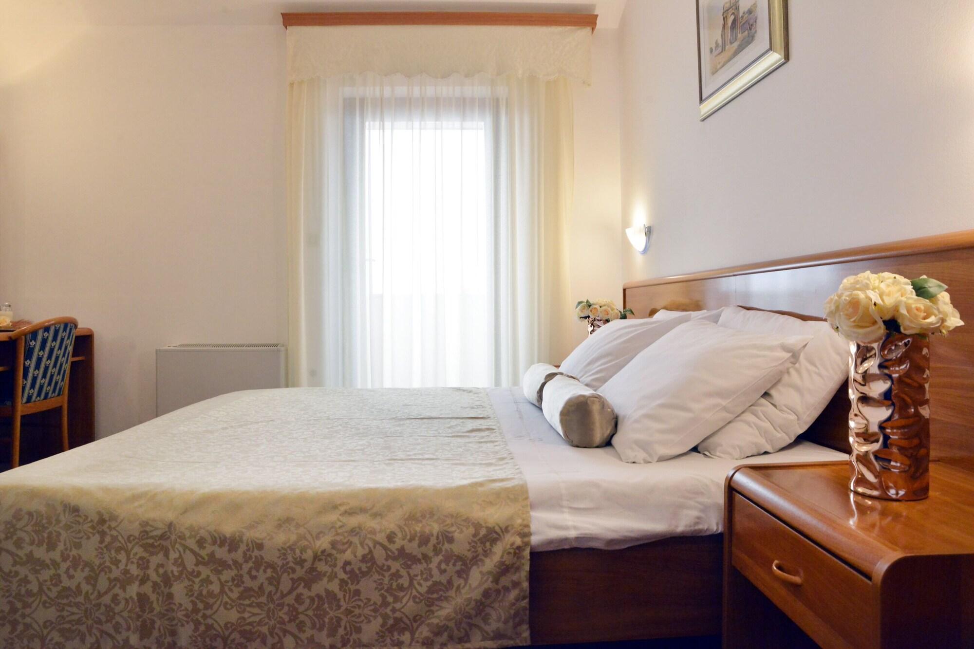 Hotel Villa Letan Fazana Bagian luar foto